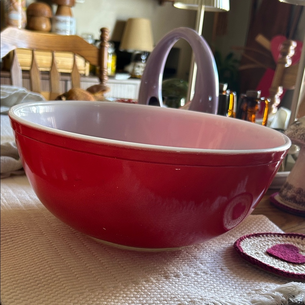 Rare primary Vintage 404 red Pyrex bowl, Mixing Bowl